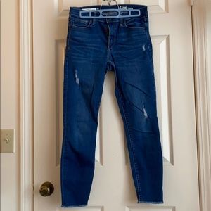 Jeans with fray details